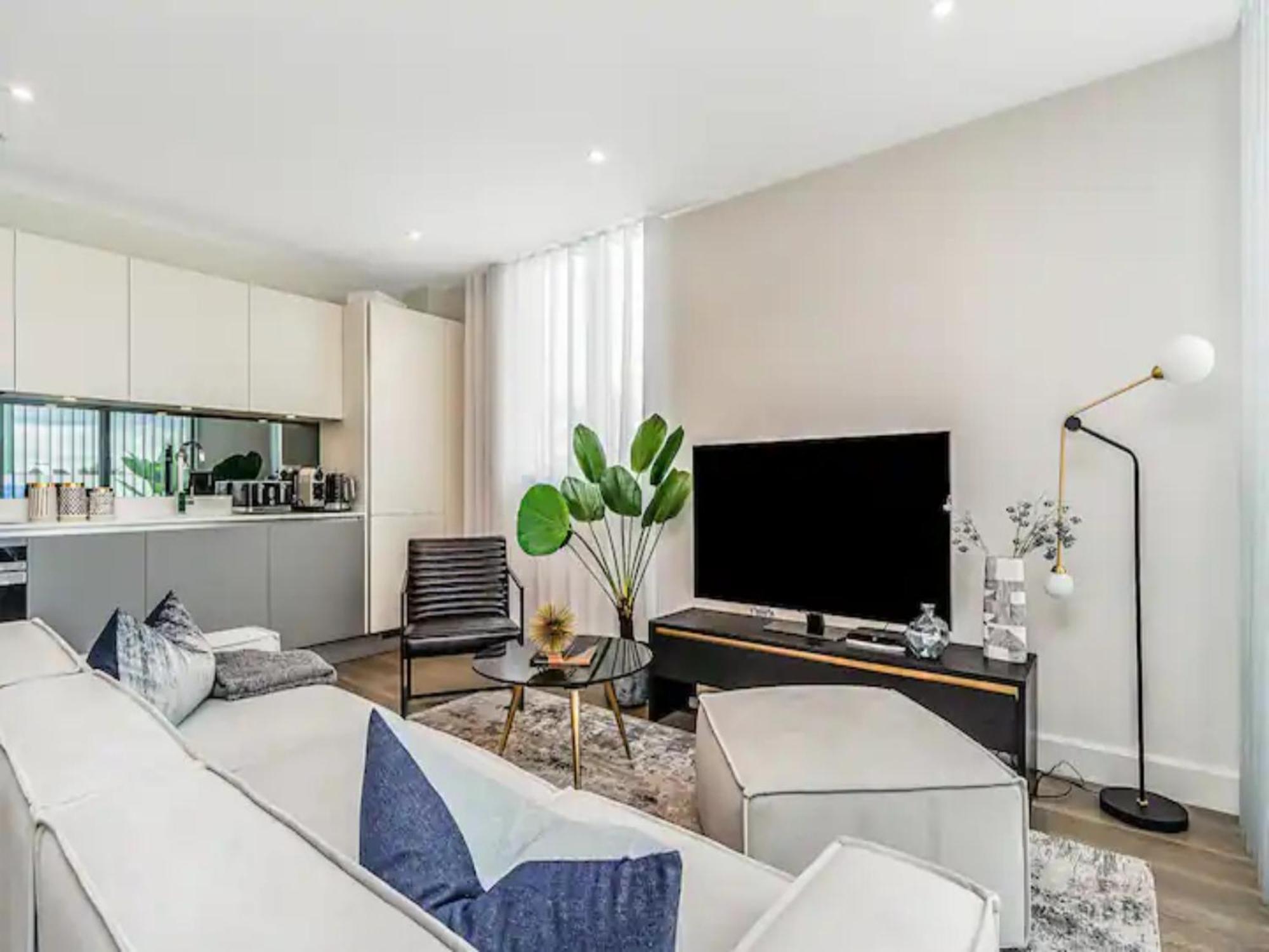 Pass The Keys Penthouse Oasis In Trendy Fulham Apartment